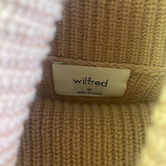 Aritizia cropped pink turtle neck sweater - Picture 4 of 6